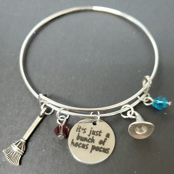 Hocus pocus charm bracelet - Picture 2 of 2